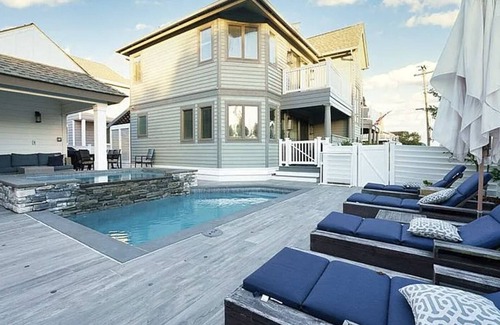 Avalon House | Large 6 bedroom,7.5 bath house in Avalon, NJ-POOL & Ocean Views- 3rd from beach