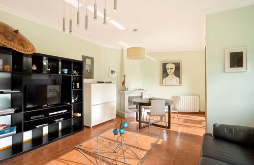 Madalena Apartment | Large and Bright Apartment near the Beach