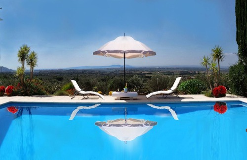 Roses Villa | Large and quiet charming property in the heart of olive trees- 7 mn of the beach
