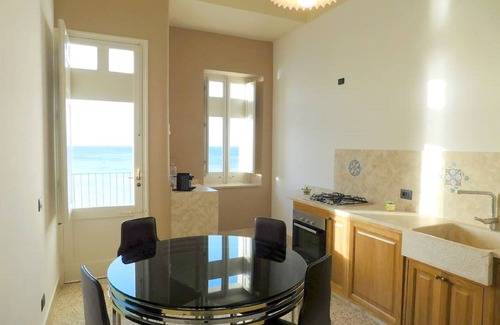 Trapani City Centre Apartment | Large apartment for exclusive use on the sea