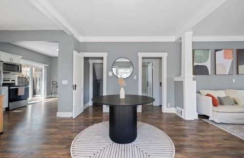 Downtown Omaha House | Large BDRM W/private Nook Near UNMC/Blackstone - Shared House