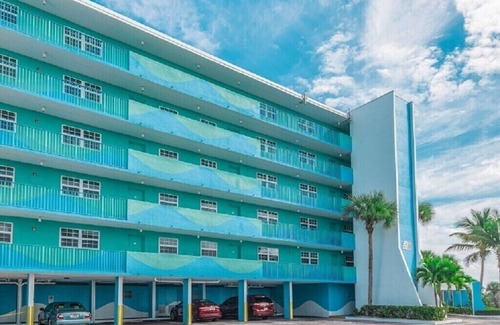 Hutchinson Island South Condo | Large Beach Condo! Amazing Ocean Views! Hutchinson Island, Jensen Beach, FL