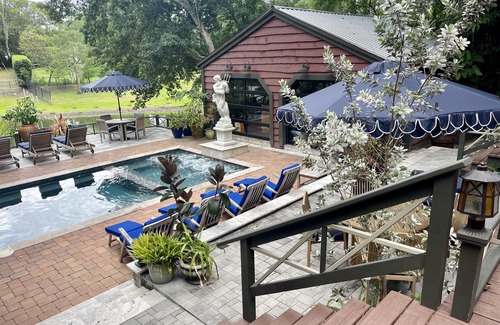 Delaney Park House | Large, beautiful, very comfortable one bedroom on small lake