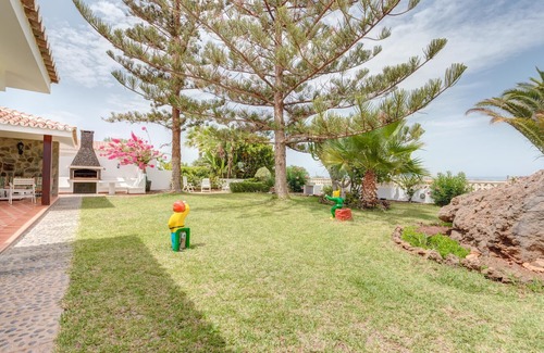 Palm-Mar Ski Chalet | Large Chalet Umbelina with garden & close to ocean