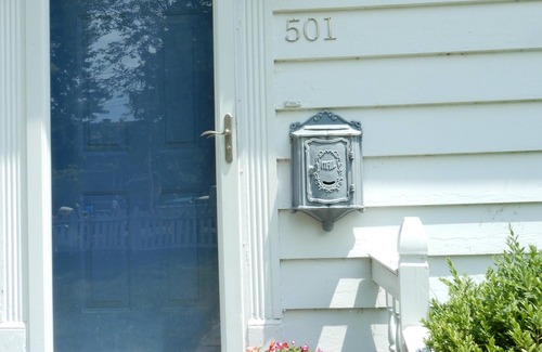 Huron House | Large Charming 4 Bed 2 Bath Lake Erie House 30 Day to 12 Month Rental