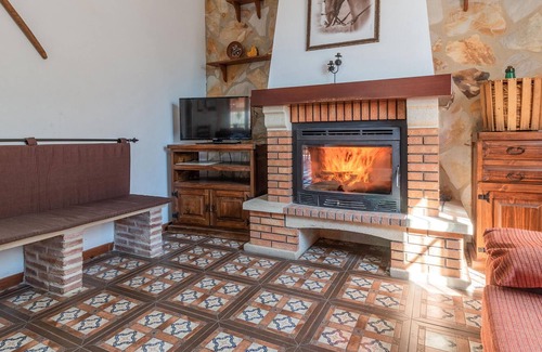 Cabra House | Large charming cottage with pool