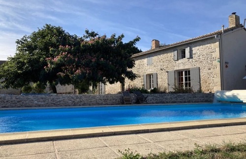 Germond-Rouvre House | large charming house & garden, secured pool, 5 bedrooms, Niort countryside (79)