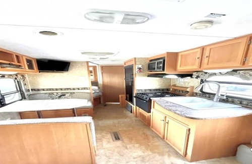 Columbia House | Large Comfortable RV