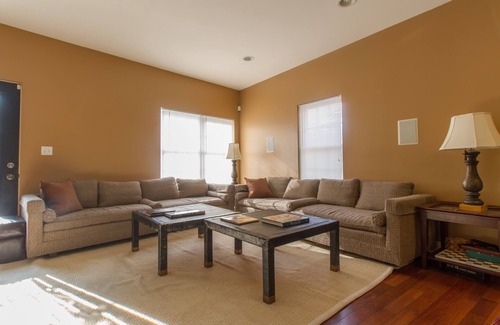 Queen Village House | Large + Comfortable! Great Location! Sleeps 9!