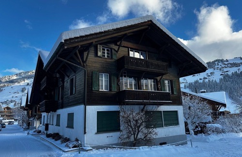 Lenk Apartment | Large cozy apartment in center Lenk