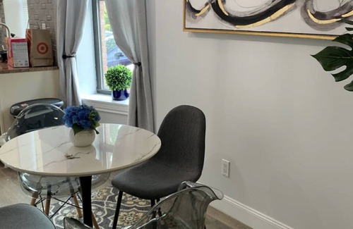 Troy Apartment | Large cozy, classic-3 min from RPI