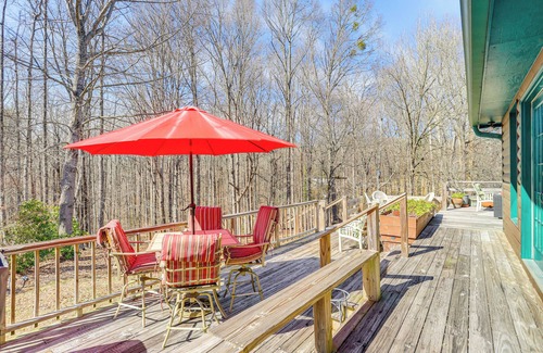 Dahlonega Cabin | Large Deck: Luxe 6-Acre Retreat in Dahlonega!
