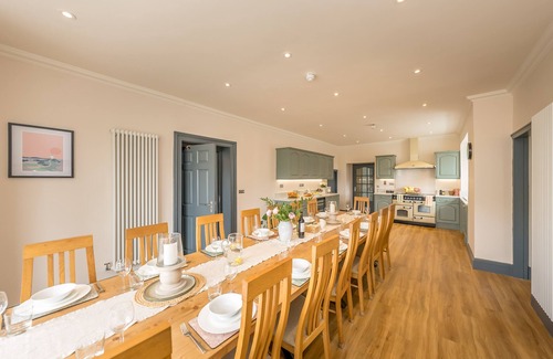 Ty Croes Cottage | Large Detached Property Walking Distance To The Beach | Llywelyn-Fawr