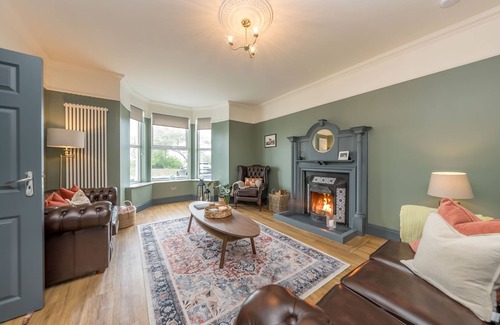 Ty Croes Cottage | Large Detached Property Walking Distance To The Beach | Llywelyn-Fawr