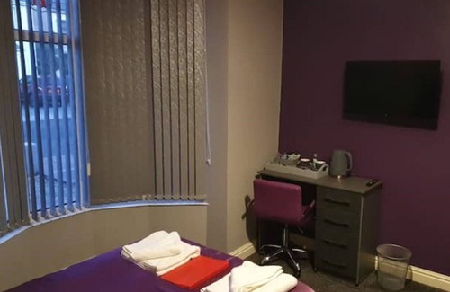 Yardley House | Large Double En-Suite Room near NEC, BHX & City
