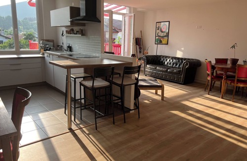 Ascain Apartment | Large duplex apartment, in the heart of the village, mountain views, 15 minutes from the beach