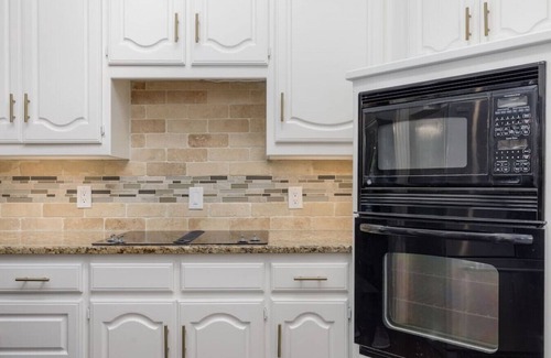 Keller Apartment | Large Executive Family Home with Pool near DFW Airport