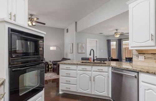 Keller Apartment | Large Executive Family Home with Pool near DFW Airport