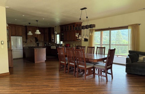 Cataldo House | Large Family Home on 80 acres, Amazing Views