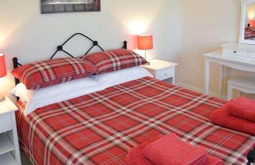 Truro House | Large Family House - sleeps 10. Central Location. 15 mins from coast.