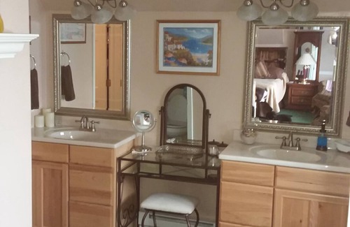 Polson House | Large Flathead Home 'The Chateau' 6 Bedroom Sleeps 18