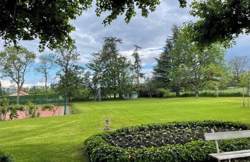 Pralong House | Large gîte between Auvergne and Forez heated swimming pool tennis court