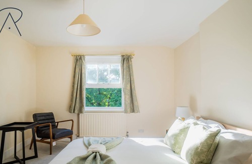 Stoke Poges House | Large Georgian Manor, Heated Private Swimming Pool