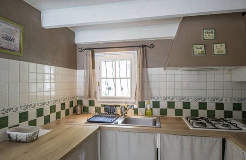 L'Isle-sur-la-Sorgue Cottage | Large gîte of 65 m2, terrace and private garden, barbecue, large swimming pool