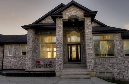 Bountiful House | Large Gorgeous Modern Home
