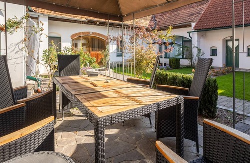 Loipersdorf bei Fuerstenfeld Apartment | Large holiday apartment in Bad Loipersdorf / Styria near the thermal baths