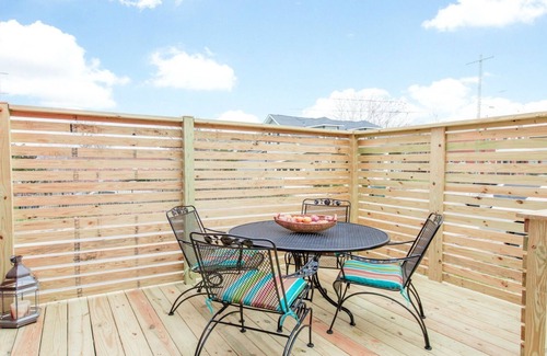 MLK University House | Large home Downtown Chattanooga Sleeps 7-9