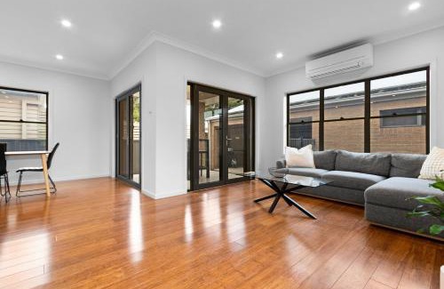 Mayfield House | Large Home in Mayfield