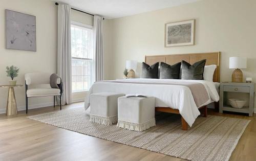 Whitemarsh Island House | Large Home Sleeps 10 Beach & Downtown Dog Heaven