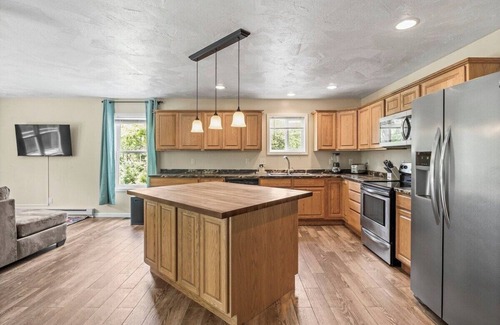 Lansing House | Large Home Sleeps 22! Dogs Ok!