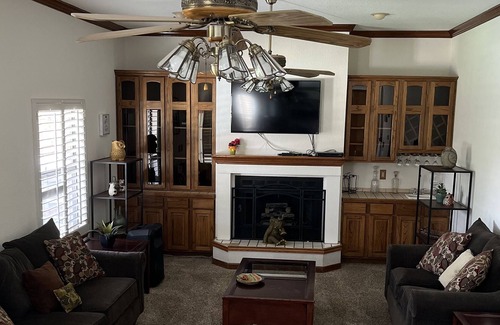 Biggs Field House | Large Home With Swimming Pool And Pool Table