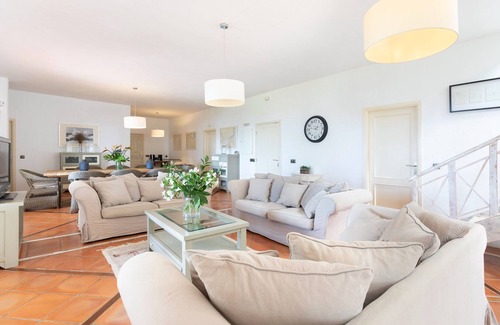 Adeje House | Large House, Friendly and Family, Heated Swimming Pool, Breathtaking Views