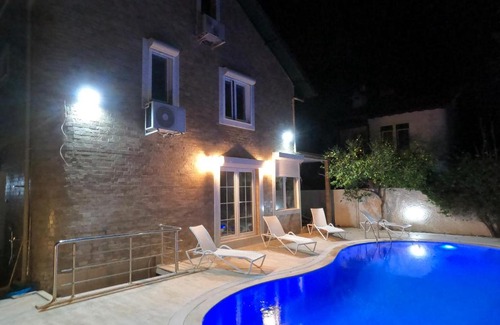 Kemer House | Large House Top Location (only 100m to the beach)