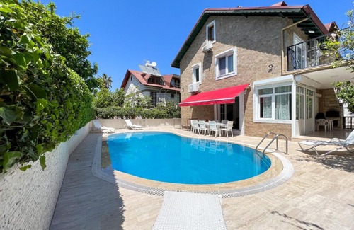 Kemer House | Large House Top Location (only 100m to the beach)