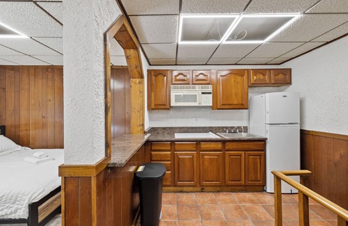 Washingtonville House | Large house with heated indoor pool and big yard with firepit
