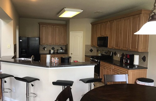 Woods Of Century Park House | Large house with 5 Bedrooms 2.5 bath sleep 12 , fully garage to use