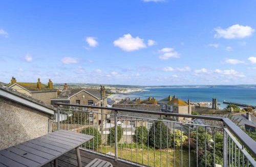 Newlyn House | Large House with Panoramic Sea Views & Parking