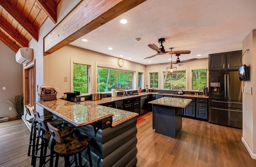 Pocono Pines House | Large Lake Village Cabin in Lake Naomi Poconos