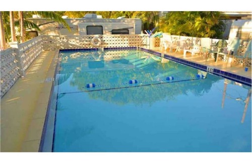 Big Pine Key RV Rental | LARGE LOT & RV A Fisherman Camp