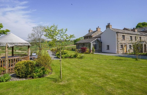 Bretherdale House | Large, Luxurious, High Quality, "Green" Cottage (Lake District & Dales National Parks)
