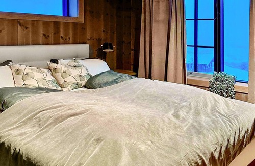 Maurset House | Large luxury holiday home with magnificent views of the mountains and the river.