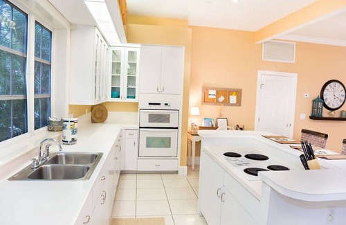 Captiva House | Large Luxury Near Beach Home On Captiva in the Village. Great for Groups!