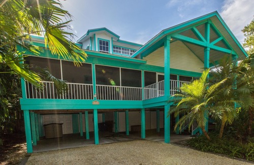Captiva House | Large Luxury Near Beach Home On Captiva in the Village. Great for Groups!