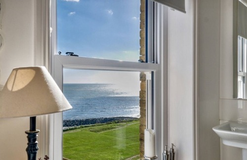 Ventnor Villa | Large luxury villa with sea views sleeps 8 people