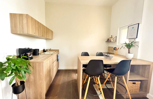 Castries Apartment | Large Mas in a natural area, Splendid apartment "Au Vert