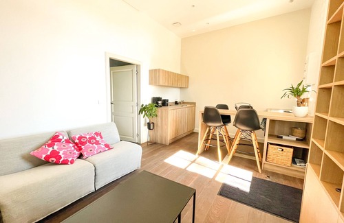 Castries Apartment | Large Mas in a natural area, Splendid apartment "Au Vert